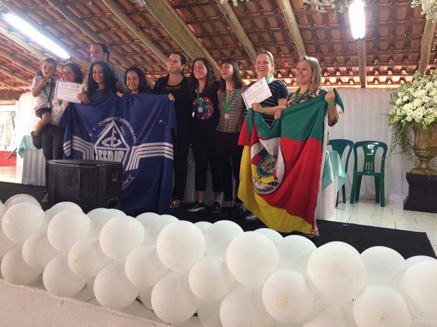 As estudantes do 1º ano do Ensino Médio, Lohana e Lorena Tomaz Silva, conquistaram credencial para o evento internacional Genius Olympiad 2018. Foto: Fabíola Fonseca